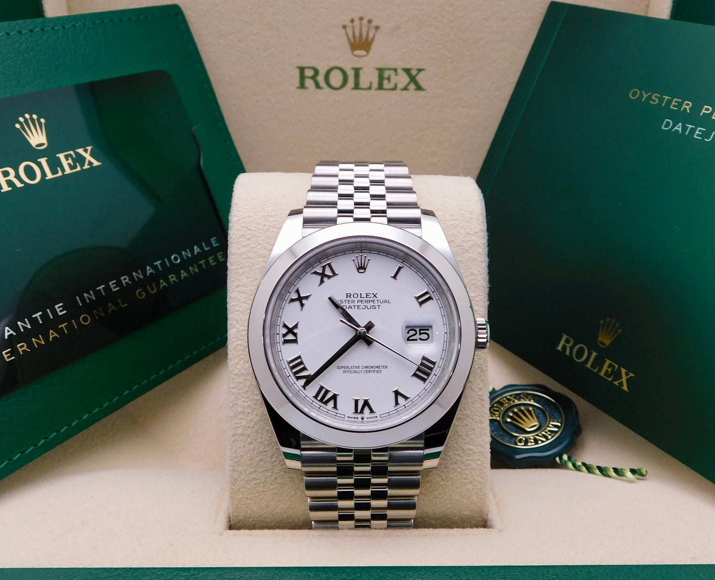 ROLEX DATEJUST 41MM WHITE ROMAN