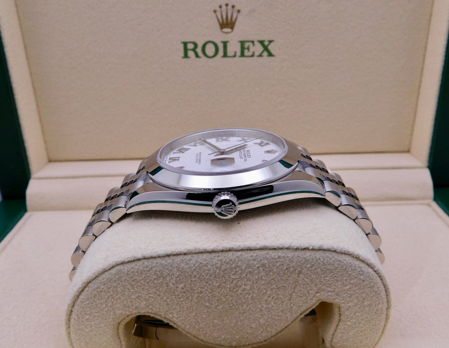 ROLEX DATEJUST 41MM WHITE ROMAN