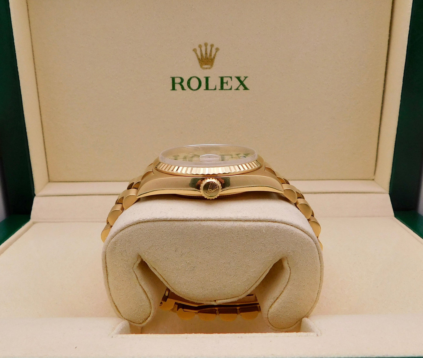 ROLEX DAY-DATE 36MM YELLOW GOLD 18238