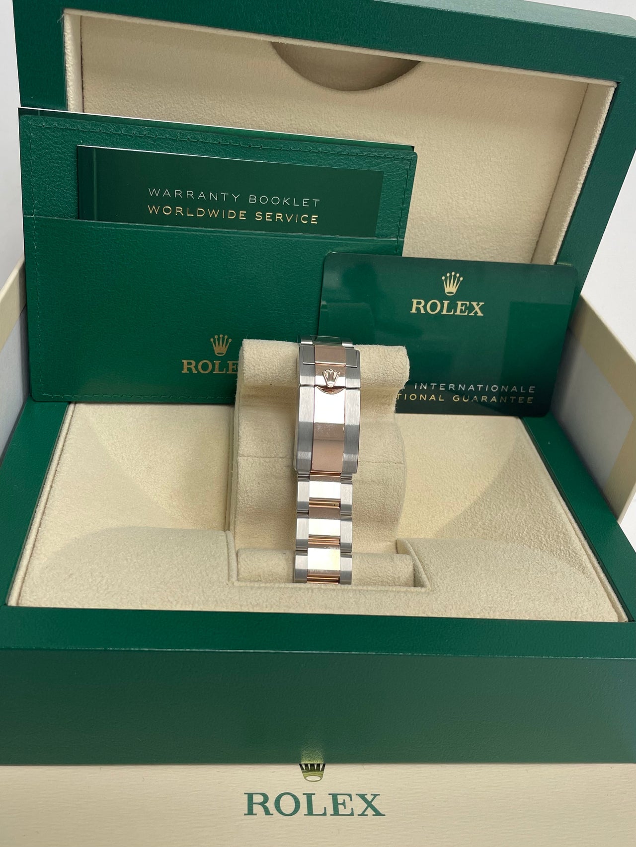 Rolex Yacht-Master 40mm Chocolate Dial Two-Tone Men’s Watch 126621 with 18k Everose gold bezel and center links, Oystersteel case, Oyster bracelet, sunburst chocolate dial, sapphire crystal, and Rolex Caliber 3235 automatic movement—never worn, authentic with box and warranty card. Available now at Global Sky Diamonds, 44 W 47th St Booth GF-10, NYC Diamond District. Shop globalskydiamond.com.