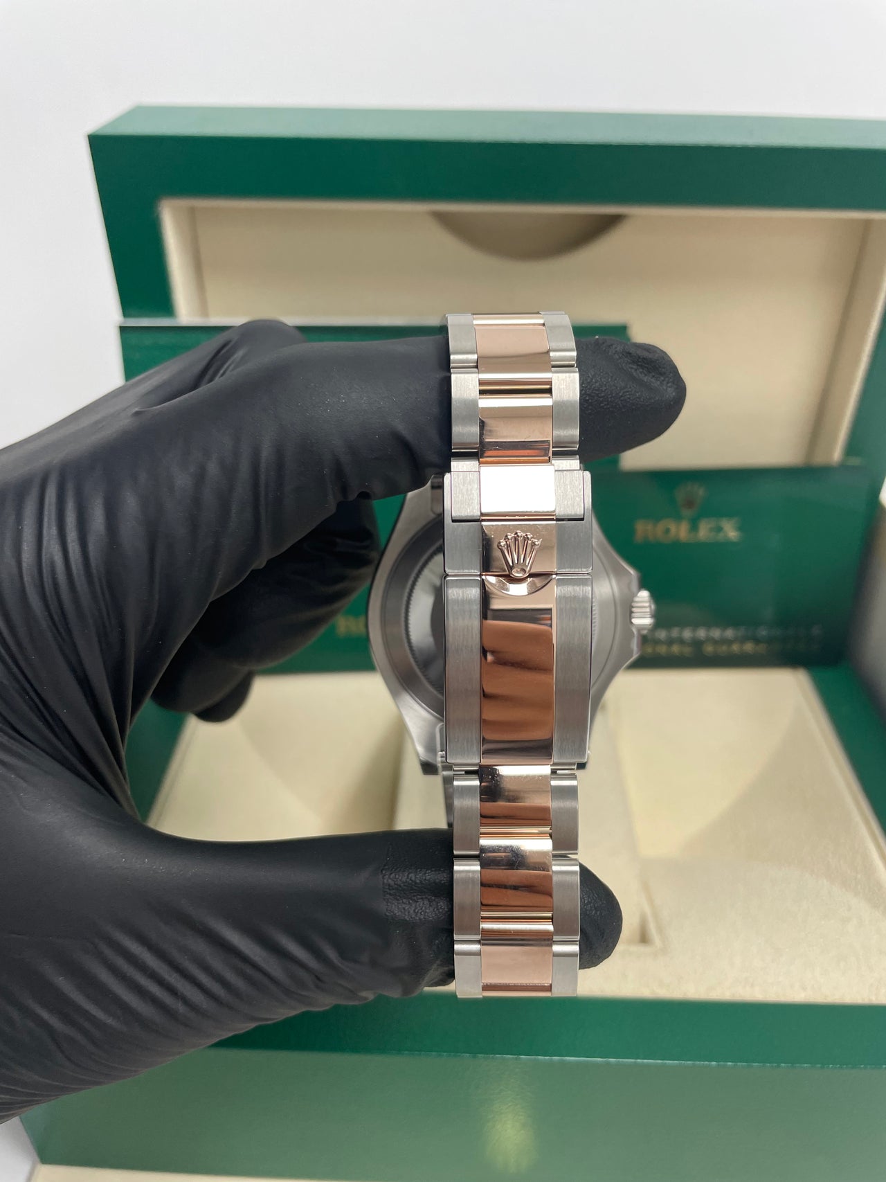 Rolex Yacht-Master 40mm Chocolate Dial Two-Tone Men’s Watch 126621 with 18k Everose gold bezel and center links, Oystersteel case, Oyster bracelet, sunburst chocolate dial, sapphire crystal, and Rolex Caliber 3235 automatic movement—never worn, authentic with box and warranty card. Available now at Global Sky Diamonds, 44 W 47th St Booth GF-10, NYC Diamond District. Shop globalskydiamond.com.